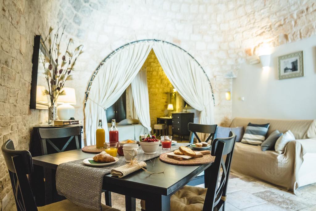 アルベロベッロ マッセリア ローザ トゥルーリ ルレ Bed & Breakfast エクステリア 写真